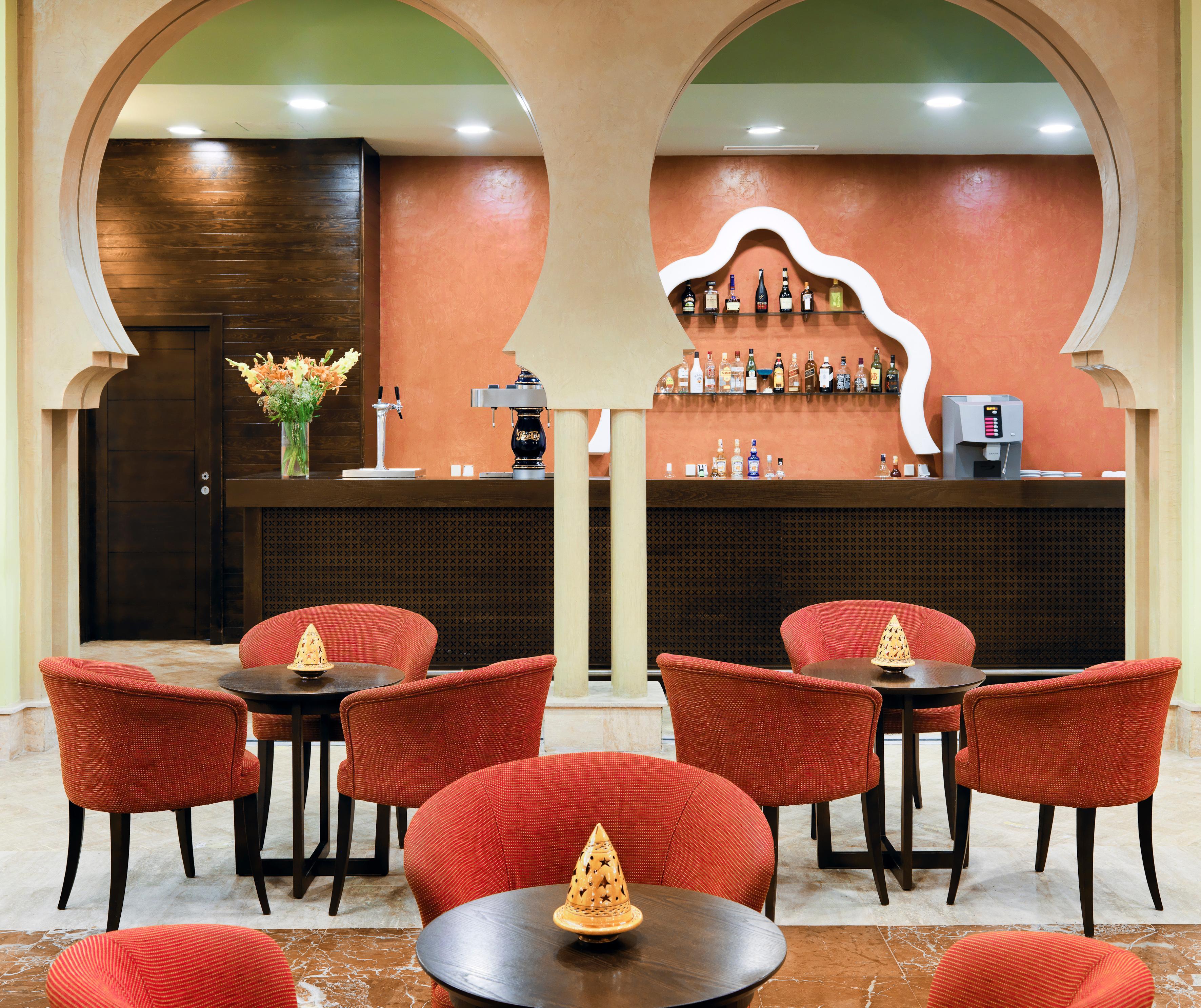 Hotel Iberostar Waves Saïdia Esterno foto The bar at the hotel