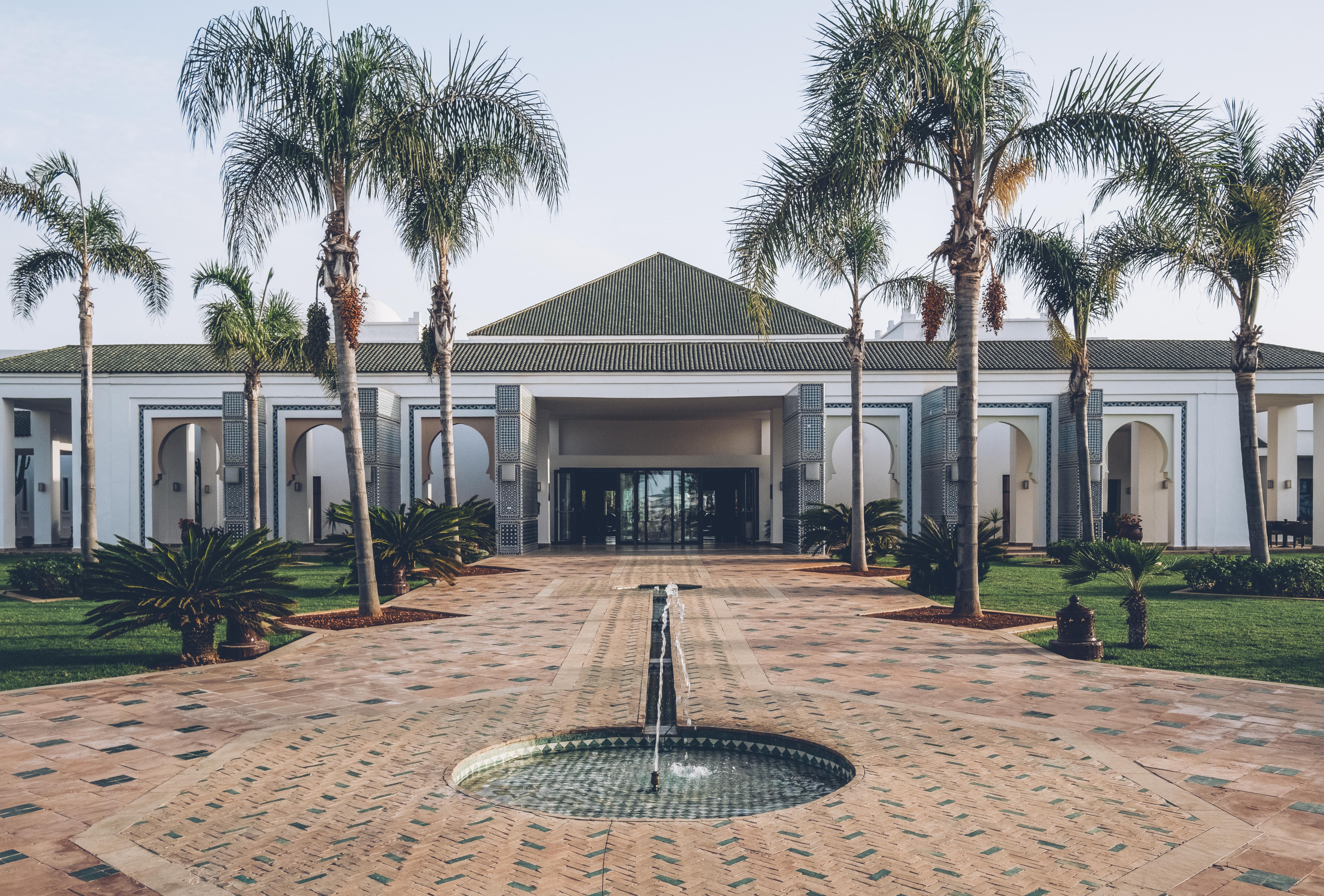 Hotel Iberostar Waves Saïdia Esterno foto The main entrance of the hotel