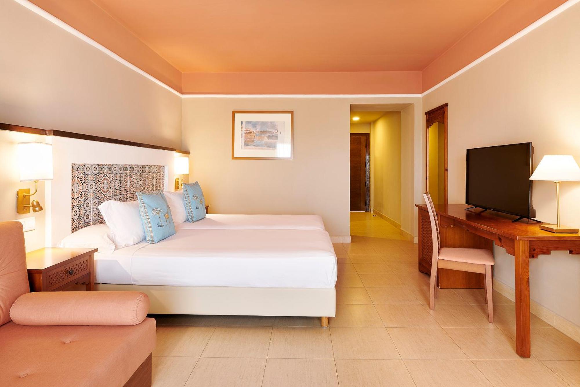 Hotel Iberostar Waves Saïdia Esterno foto