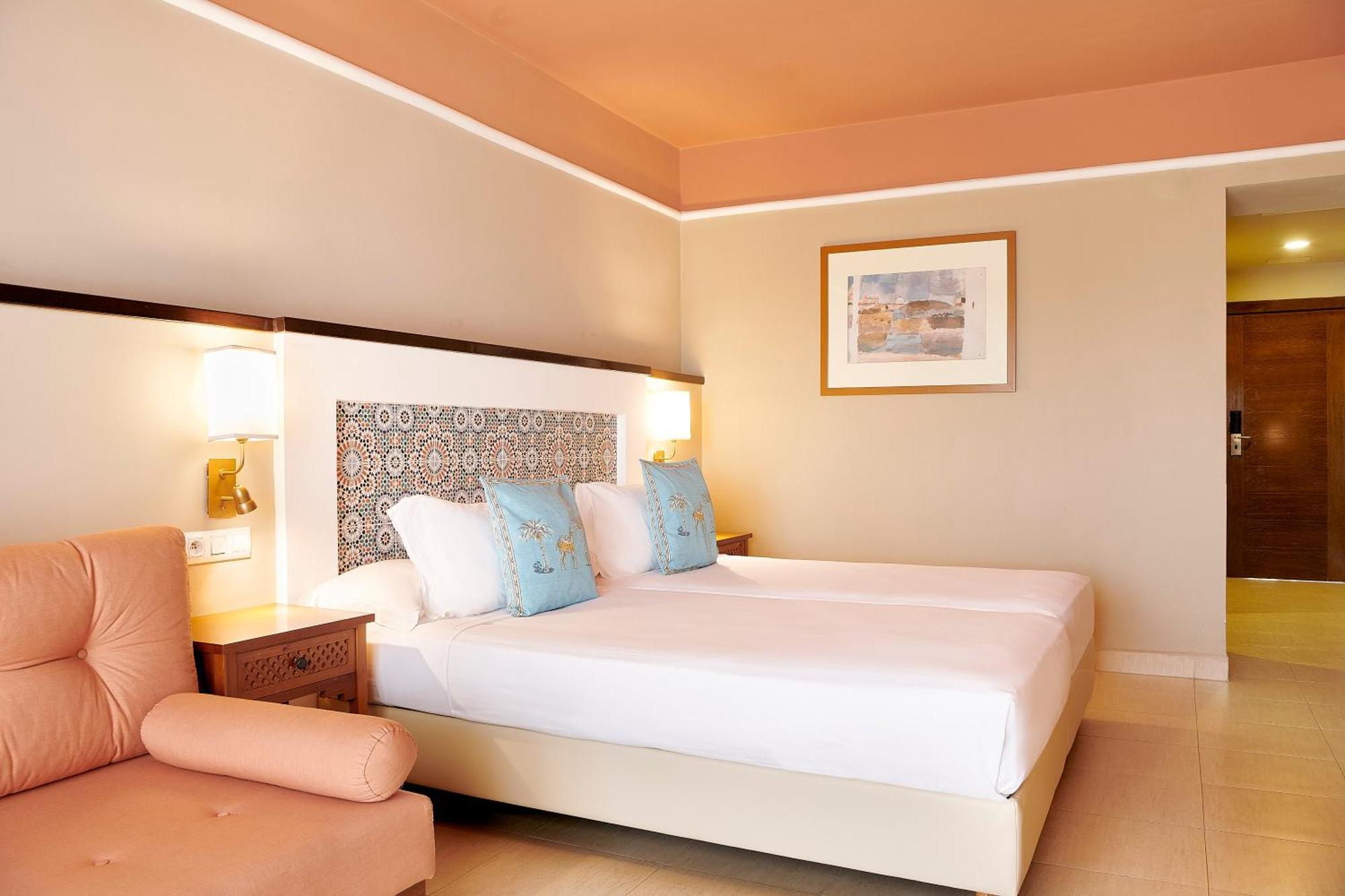 Hotel Iberostar Waves Saïdia Esterno foto A room at the hotel