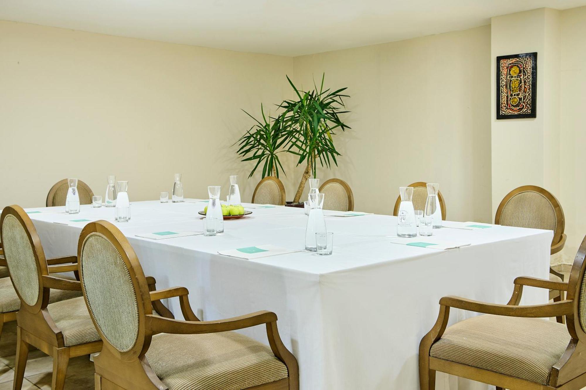 Hotel Iberostar Waves Saïdia Esterno foto Meeting room