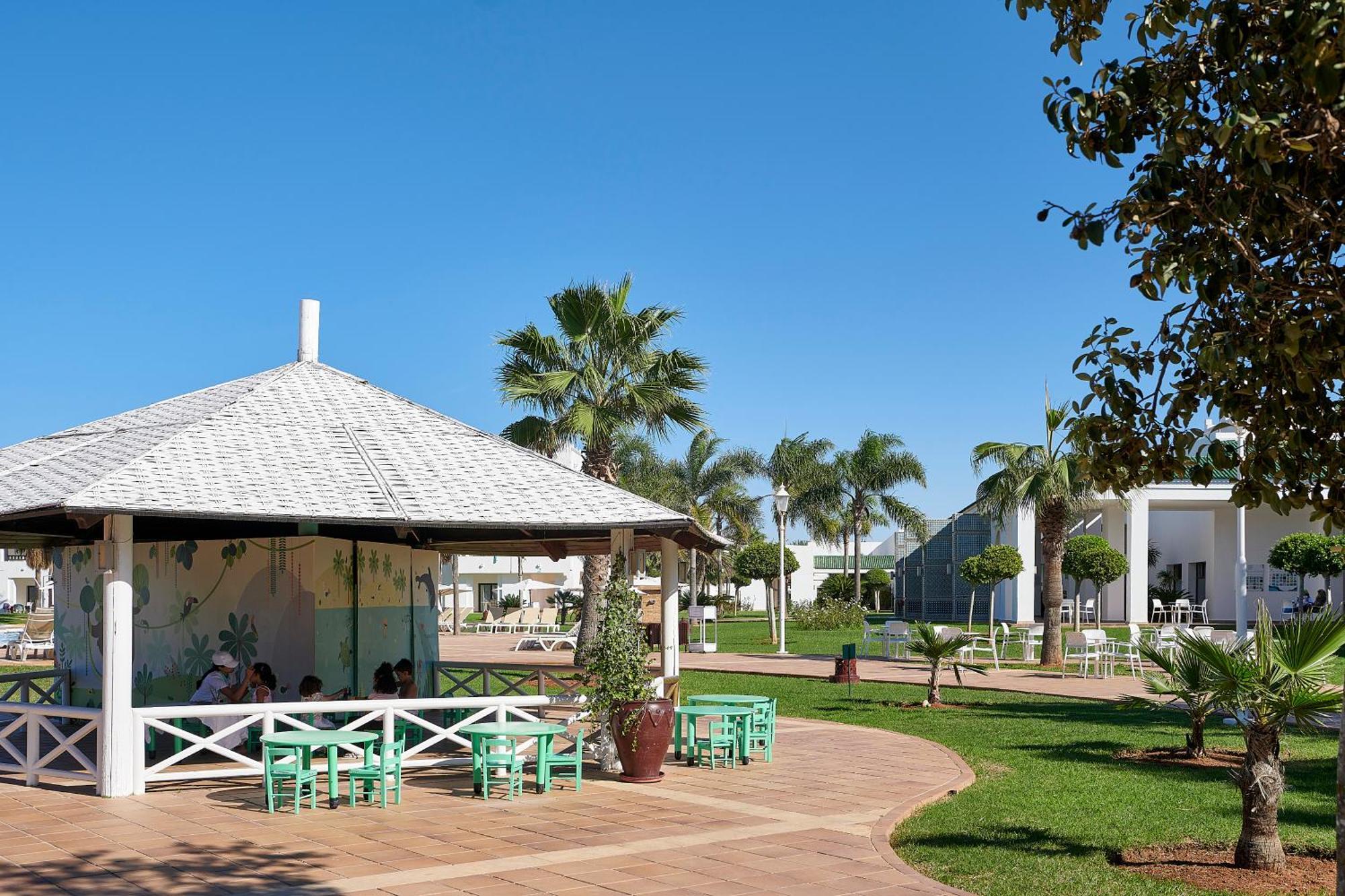 Hotel Iberostar Waves Saïdia Esterno foto The campus of the University of Djerba