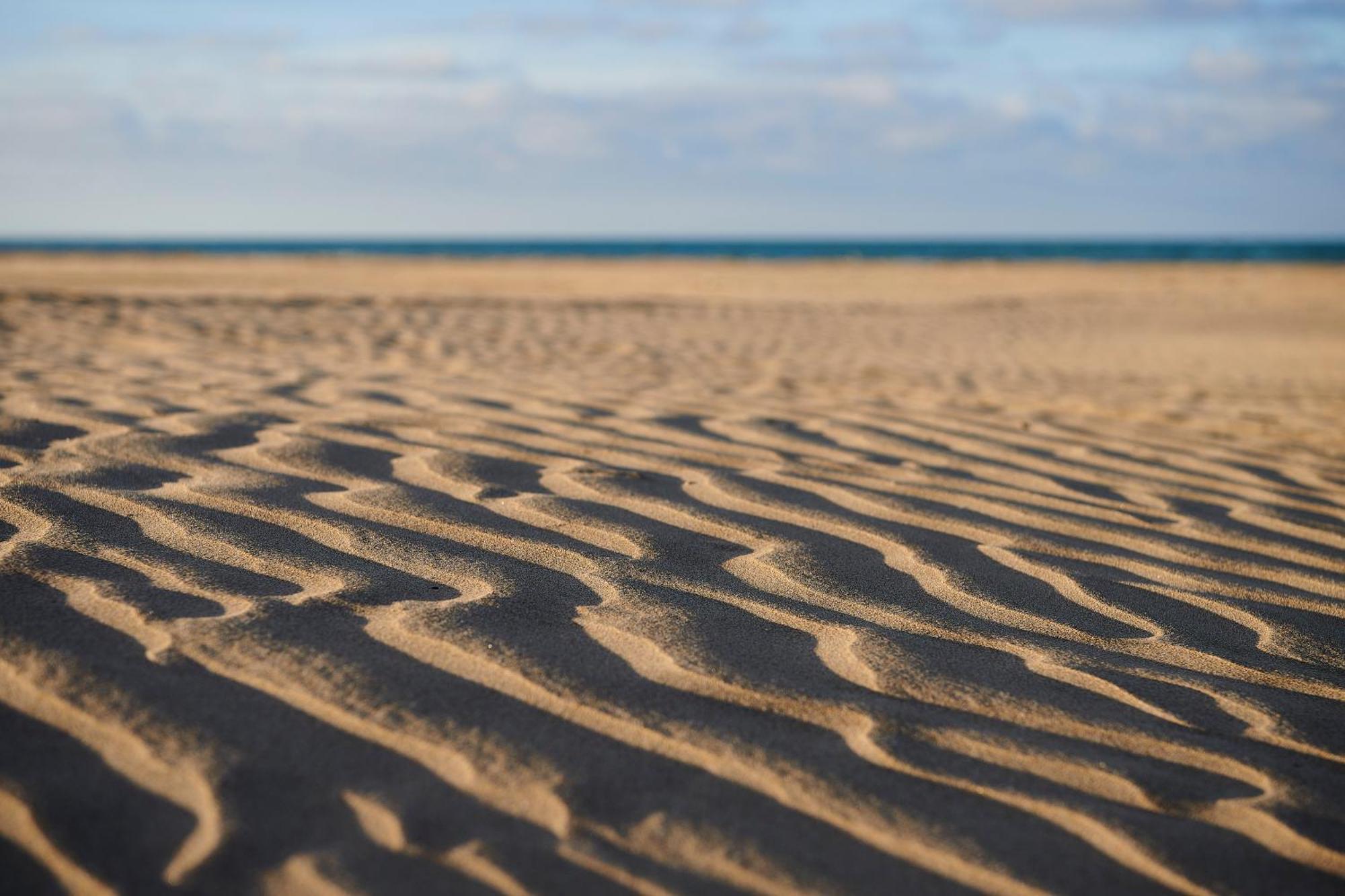 Hotel Iberostar Waves Saïdia Esterno foto Sand at the beach