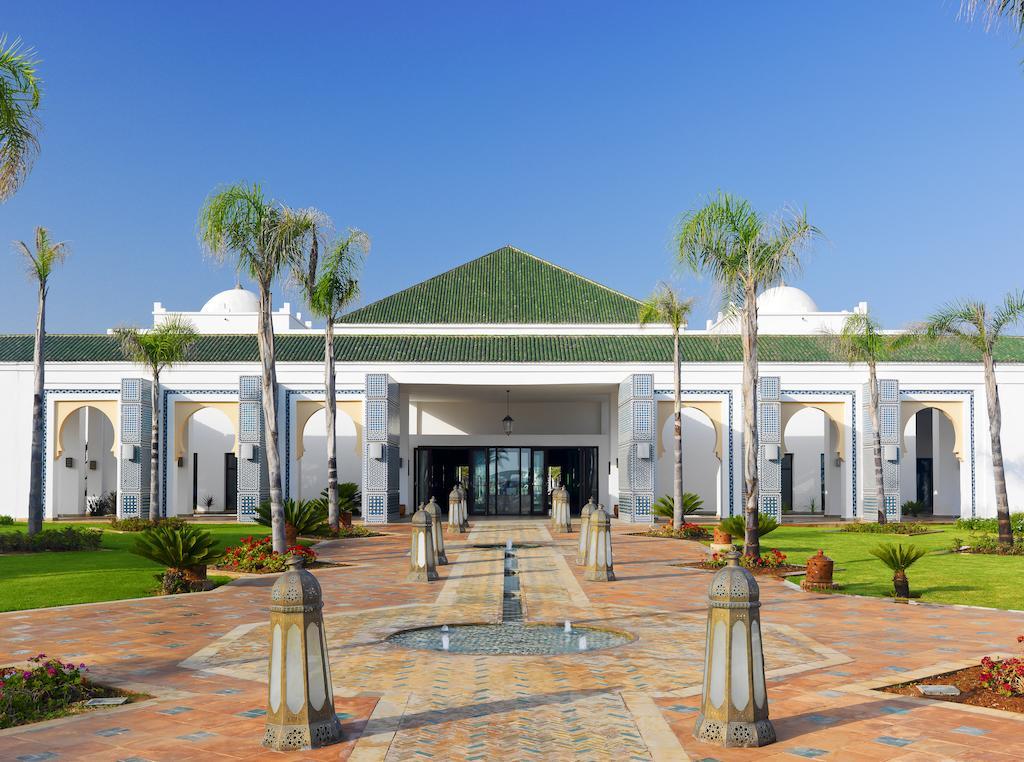 Hotel Iberostar Waves Saïdia Esterno foto The main entrance of the hotel